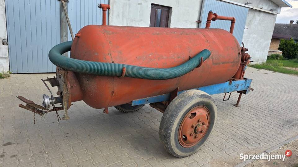 Beczkowóz 3000l nieuszkodzony Janów