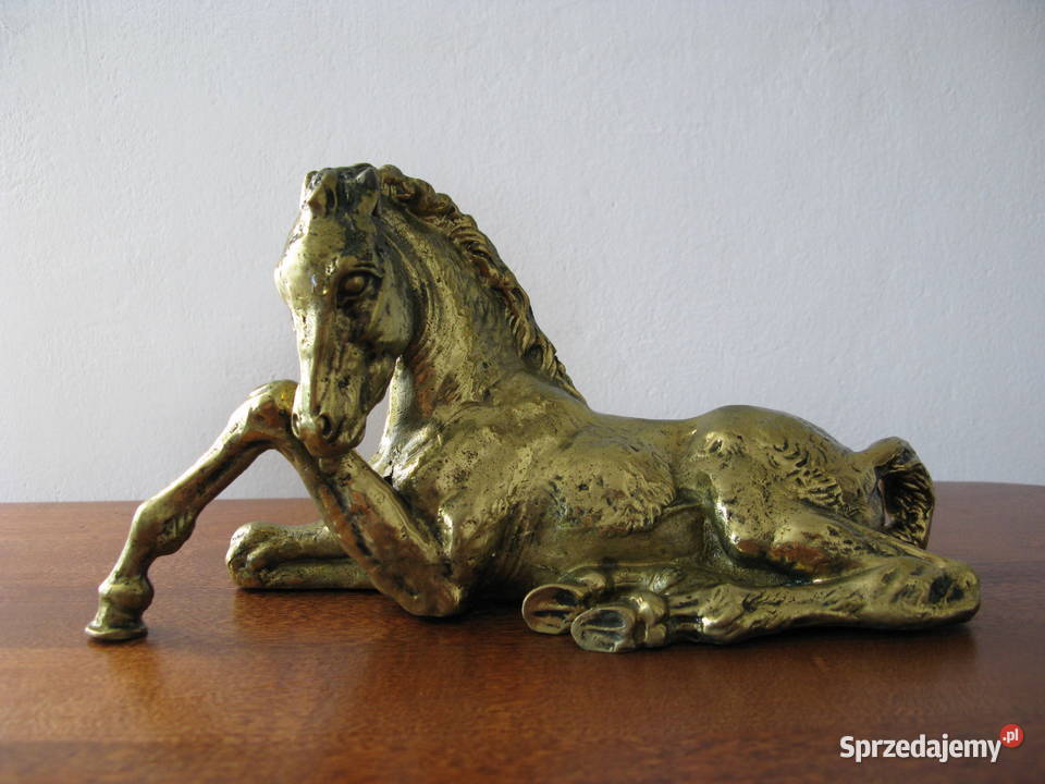 Duża figura leżącego konia z mosiądzu Koń Warszawa