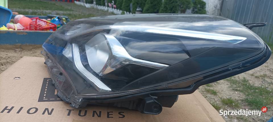 Toyota yaris III FL lampa przód lewa soczewka Łódź sprzedam