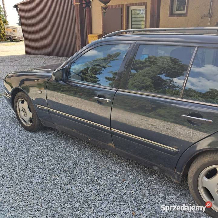 Sprzedam Mercedesa E220 Główiew