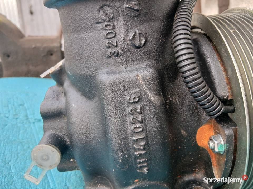 Kompresor sprężarka John Deree Silnik i osprzęt Rożnowo