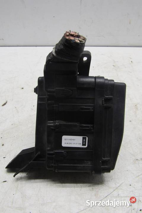 SKRZYNKA BEZPIECZNIKÓW 13 VVTi TOYOTA YARIS III osobowe