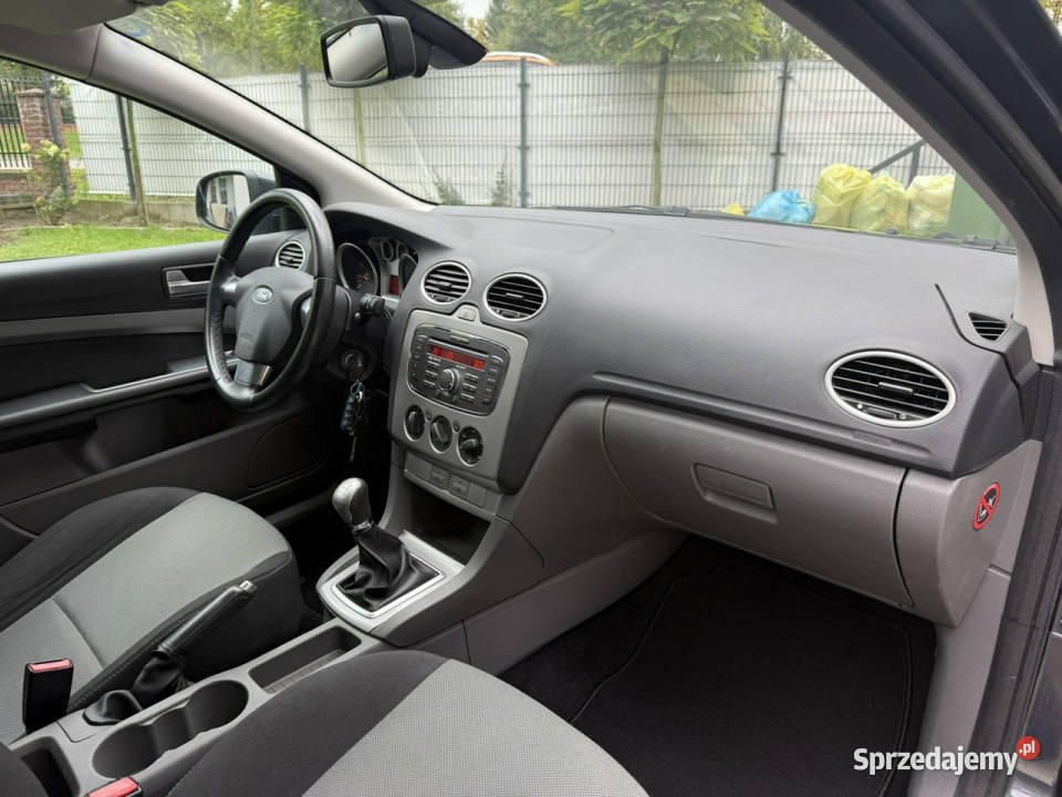 Ford Focus 18 Benzyna Serwisowany Gwarancja wspomaganie kierownicy Piekoszów