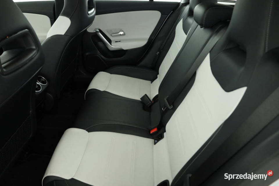 Mercedes CLA 200 przyciemniane szyby mazowieckie Piaseczno sprzedam