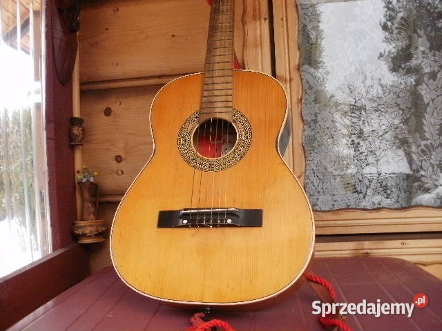 Sprzedam gitarę klasycznąakustyczną Polska Wolbrom
