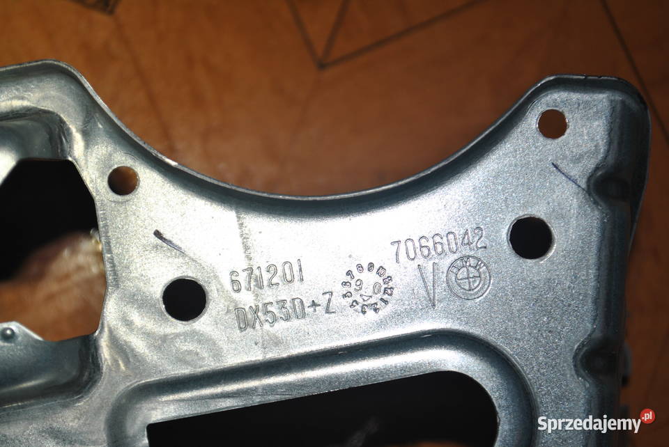 Pałąk drzwi prawy przód BMW E60 E61 Poręba sprzedam