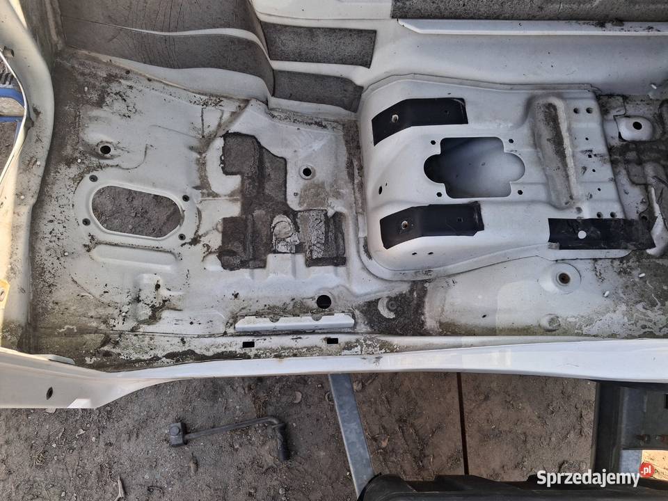 Próg kabiny volvo fl prawy lewy ćwiartka bok Progi pomorskie Sierakowice sprzedam