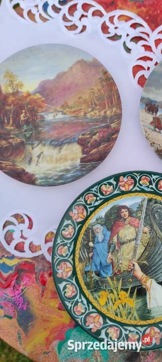 Kolekcjonerski talerz porcelanowy sygnowany Pabianice