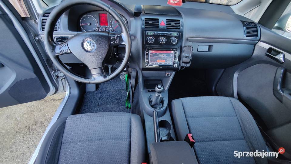 VW Touran 7osobowy 19tdi 105 skrzynia 6 Nieznaszyn