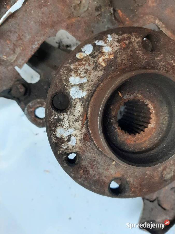 Fiat Siena Palio 14 piasta zwrotnica lewa osobowe Ksawerów