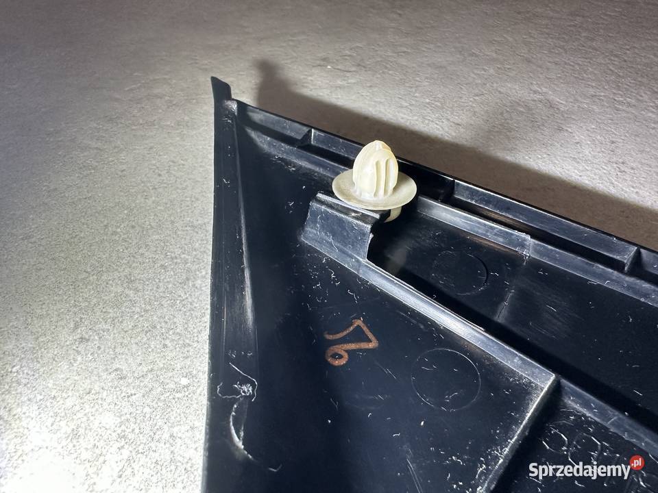 TOYOTA YARIS II LIFT 0911 zaślepka błotnika lewy Białystok sprzedam