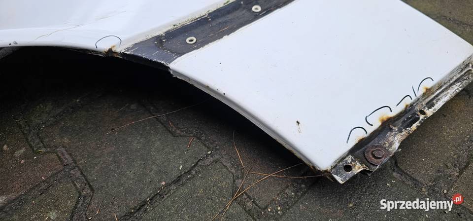 Błotnik lewy przód mercedes w202 zamiennik Zbąszyń