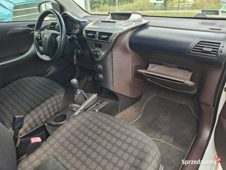 Toyota iQ Karczew