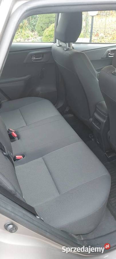 Toyota auris kombi 2015 z niskim przebiegiem 1598cm3 Bogucin