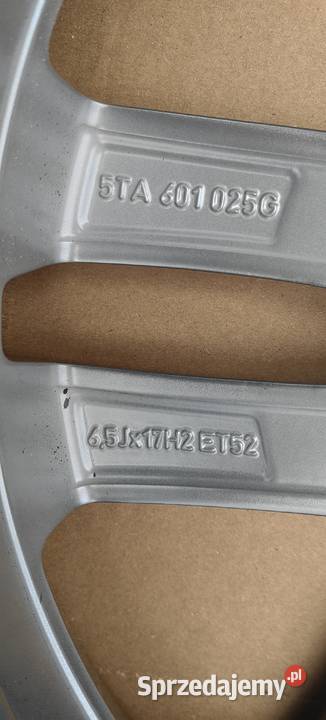 5TA601025G Z49 VW TOURAN FELGA ALUMINIOWA 5x112 Rożnów sprzedam