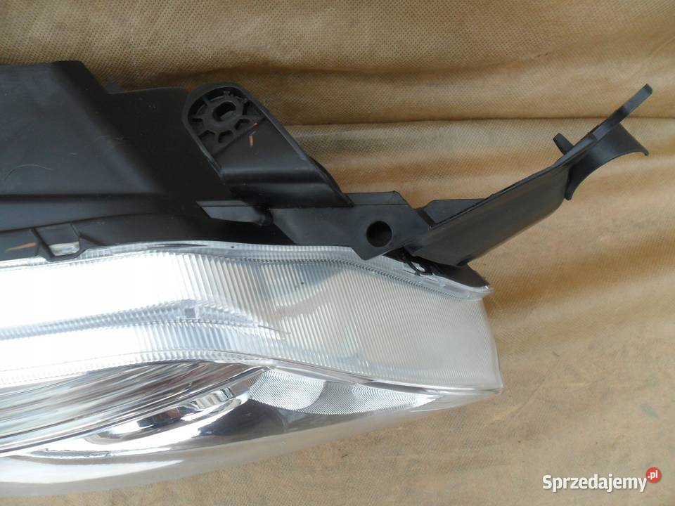 LAMPA PRAWY PRZÓD REFLEKTOR EU MITSUBISHI Nowy Tomyśl