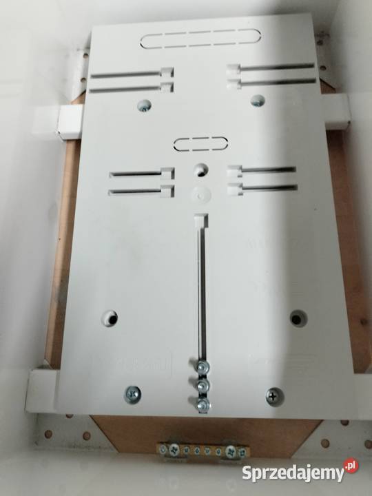 Skrzynka elektryczna metalowa nowa Pozostałe łódzkie Łubno sprzedam