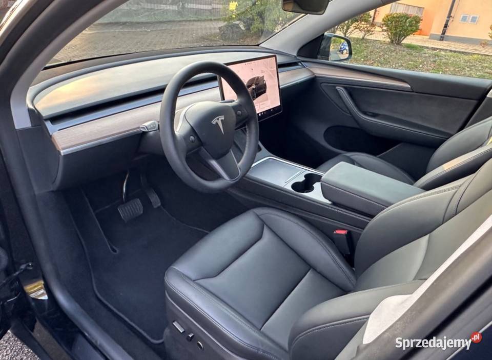 Tesla Model Y2023RWD R20