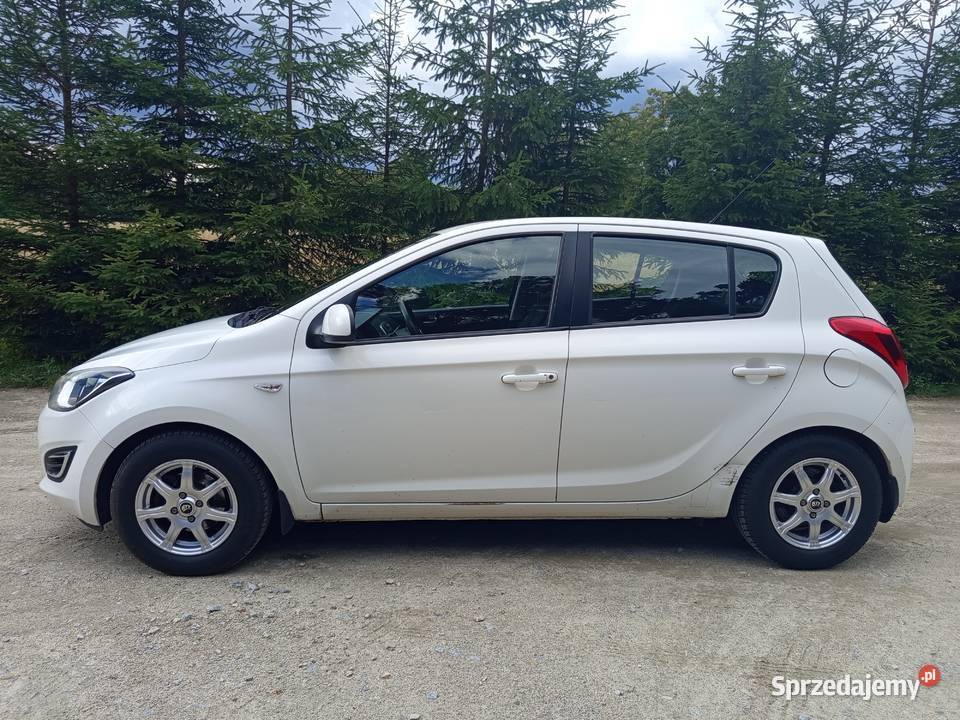 HYUNDAI i20 2012 12 benzyna 135 366 Zadbany Pabianice