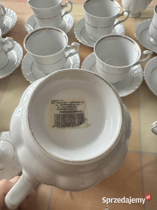 Porcelana Chodzież na 8 osób złota linia Iwona