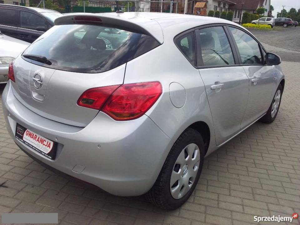 Na sprzedaż Opel Astra 2010 Rok produkcji 2010 Astra opolskie Krzywizna