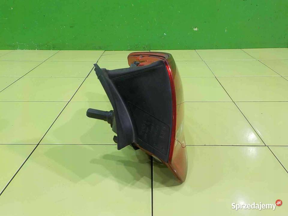 A3 8P II LIFT 14 TFSI 09r HB 5D lampa prawa tyl Suków