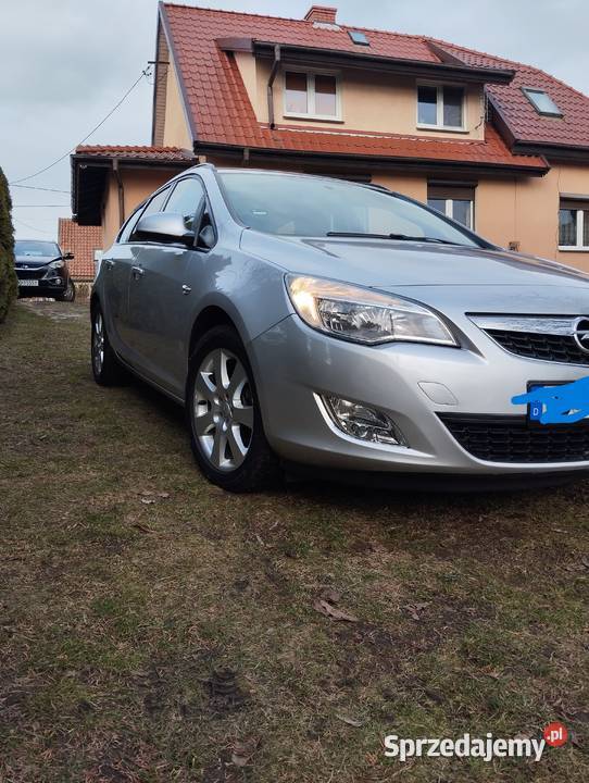 Opel Astra J 14 Turbo 140 klima alu bezwyp 4/5