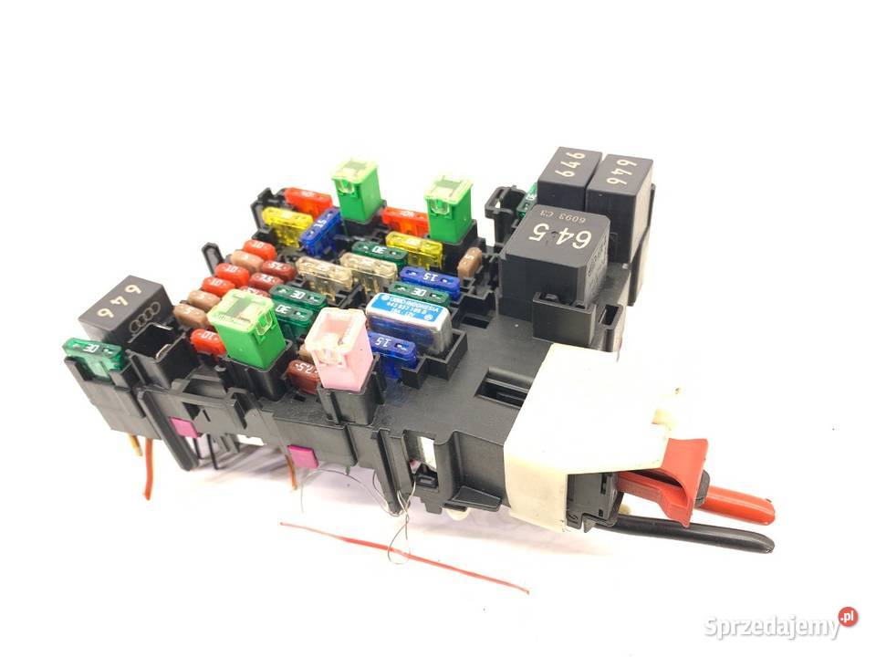 SKRZYNKA BEZPIECZNIKÓW VW PASSAT B8 5Q0937615C podkarpackie