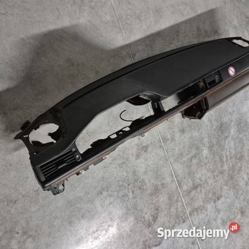 Mercedes 124 w124 deska czarna brąz nie popekana