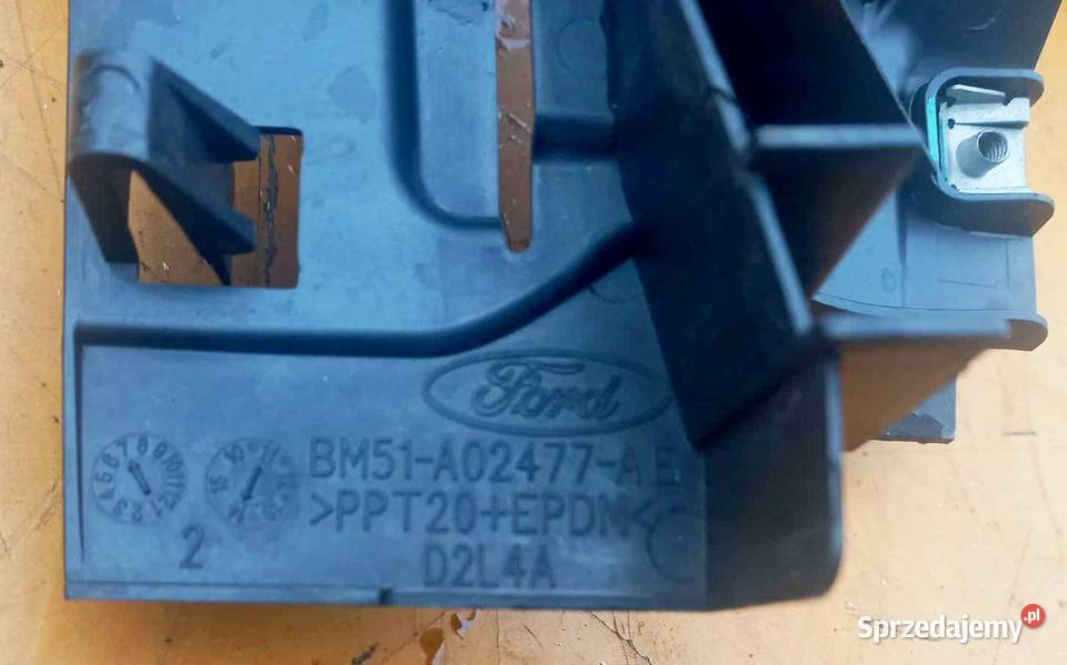 FORD FOCUS III MK3 OSŁONA ZAWIASU MASKI PRAWA