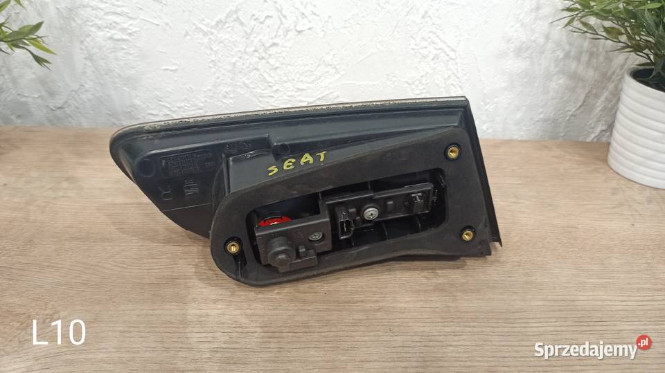 Lampa Prawa Tył Seat Ibiza III L10 osobowe Lampy tylne