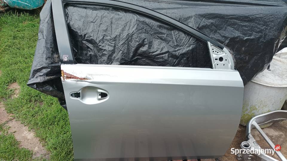 Drzwi lewe i prawe przednie Toyota Auris hybrid Karoseria Hanna