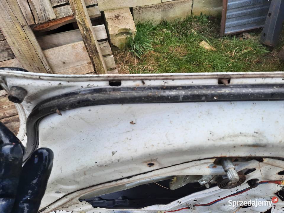 Toyota corolla e11 drzwi prawy tył idealne bez Tarnów