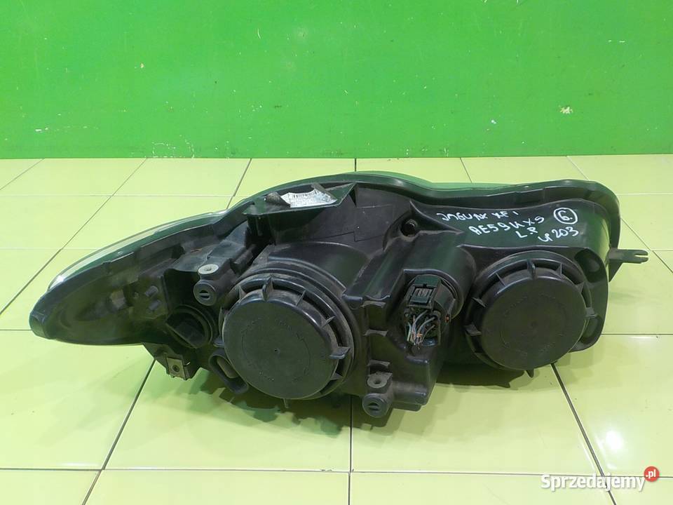 JAGUAR XE 30 D AUT 09r SEDAN lampa lewa przod Suków