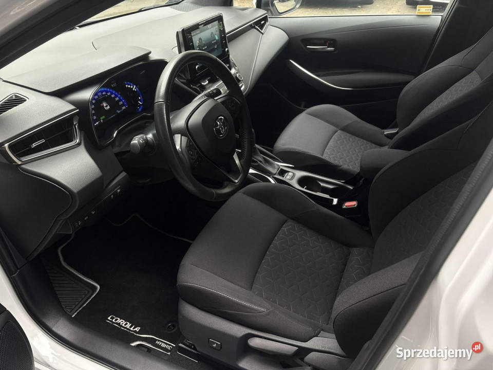 Toyota Corolla 18 Hybrid 122 COMFORT TECH salon Warszawa