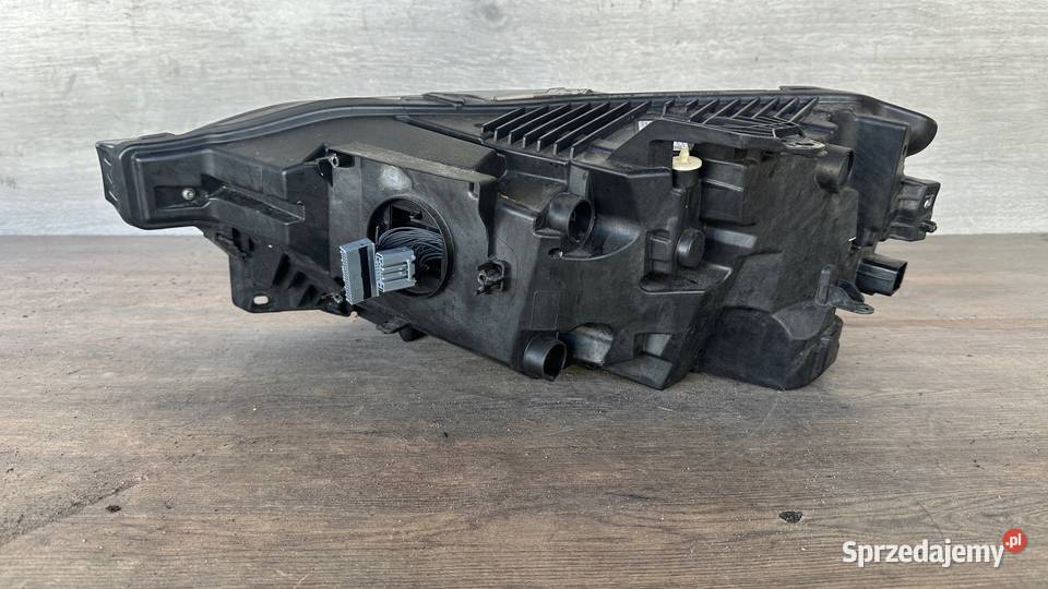 volvo XC60 2 II lampa prawa przód przednia MID Gorzów Wielkopolski sprzedam