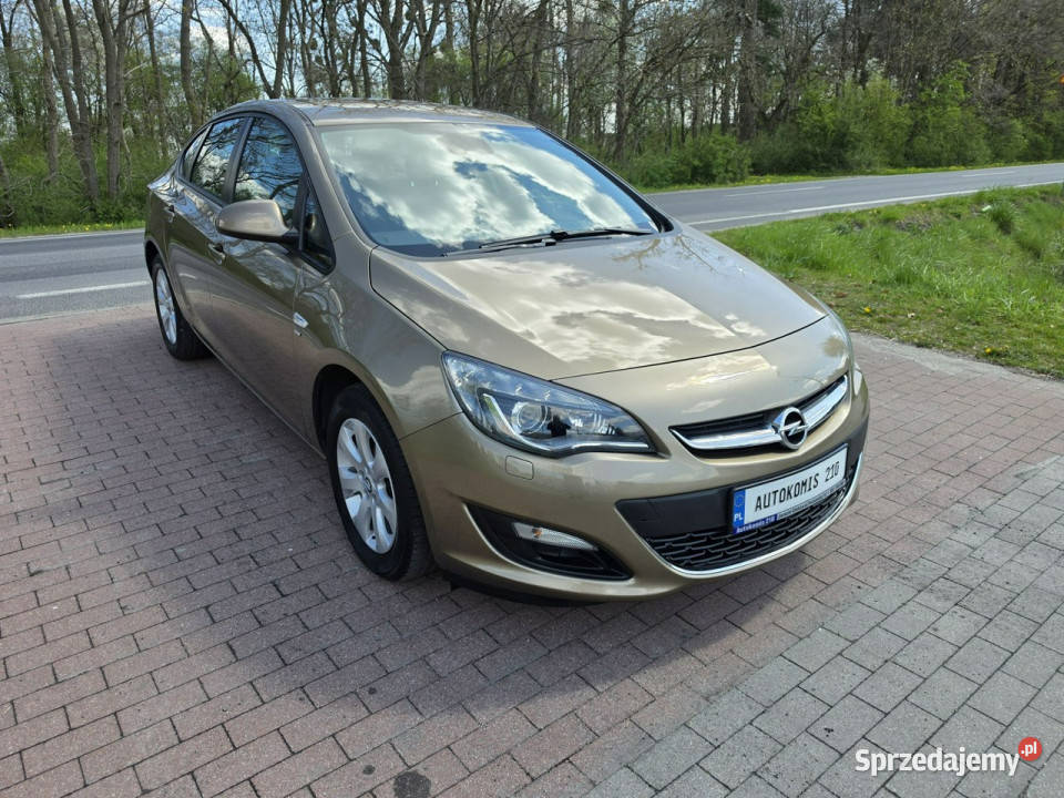 Opel Astra Opel Astra Sedan 14 benzynka w tempomat Cielcza