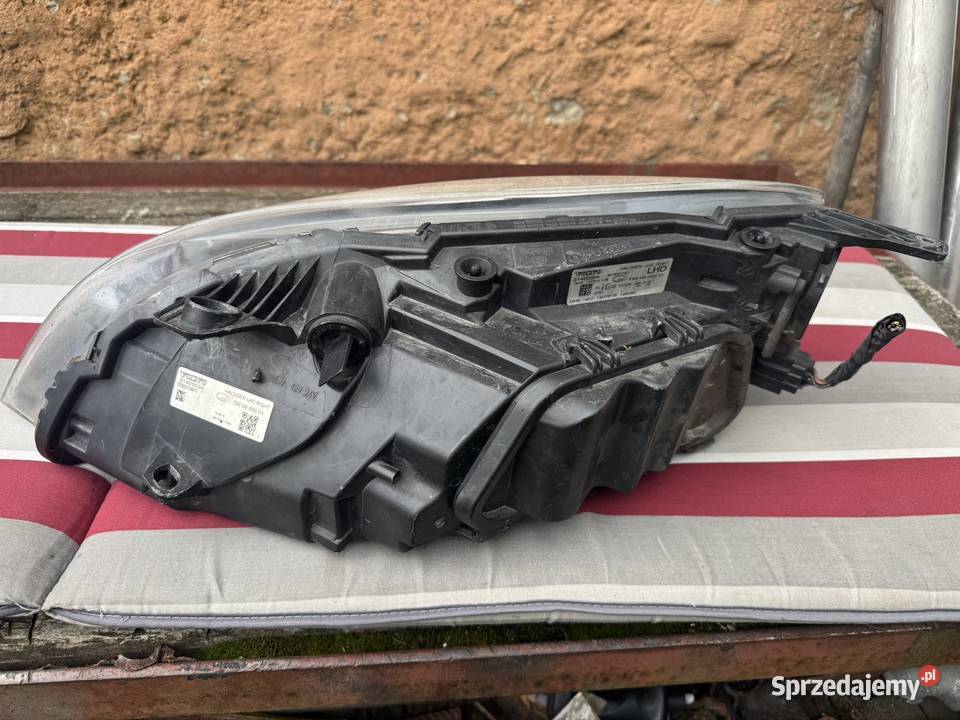 Volvo v40 II 2012 Lampa prawa przód Oe Eu Świecie