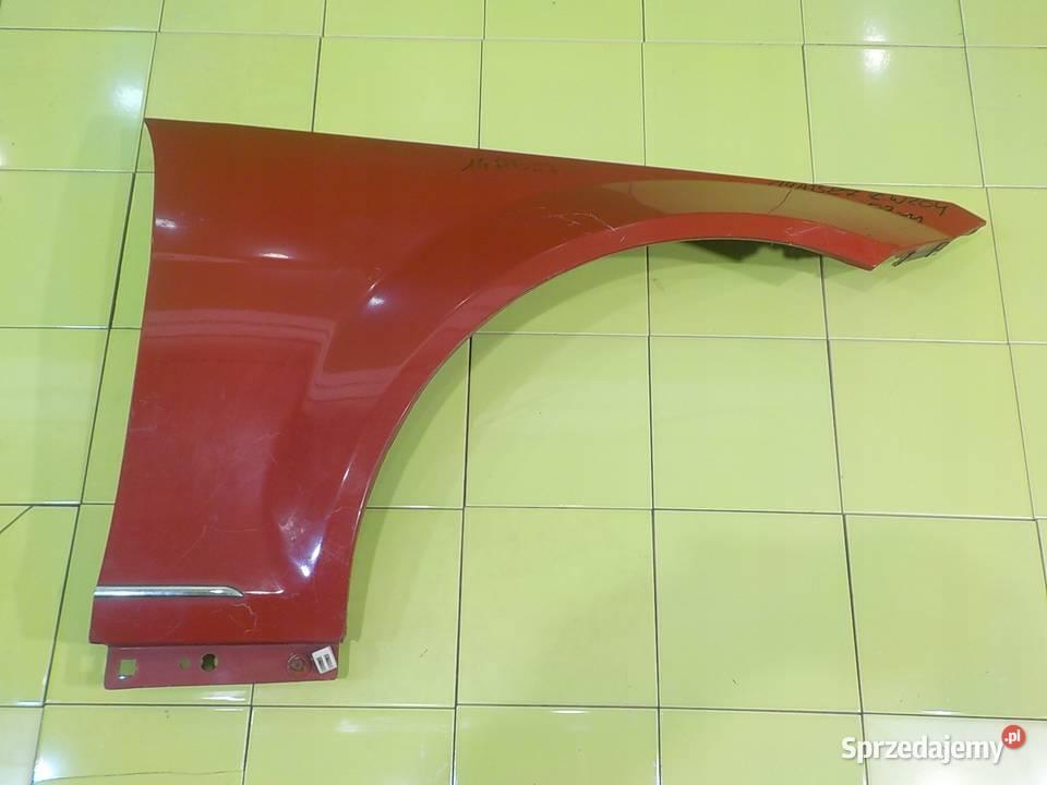 MERCEDES C W204 SEDAN 4D blotnik prawy przod osobowe Suków