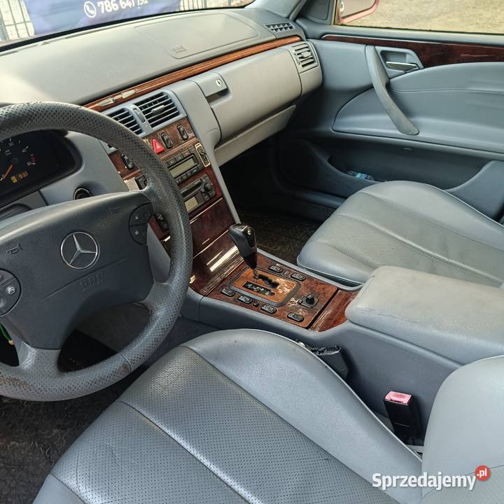 MercedesBenz W210 32 CDI 197 EleganceBez korozji Rok produkcji 2001 Klasa E Warszawa