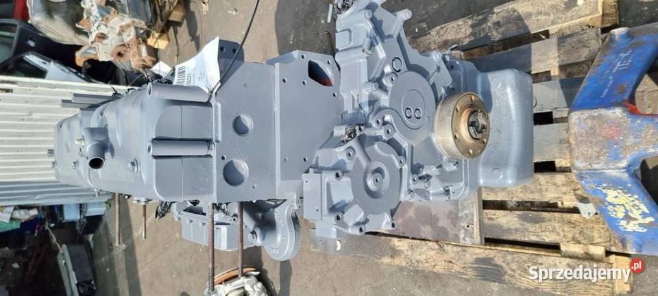 SILNIK SŁUPEK VALTRA S323 S 323 X24927 2011 Lipno