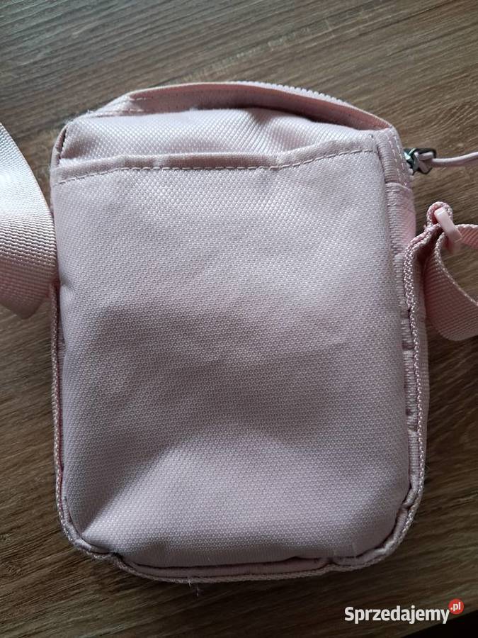 saszetka nike w kolorze pudrowy róż stan Sandomierz