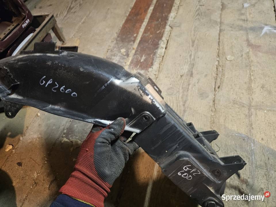 Kawasaki GPZ 600 błotnik tył tylny tylni nadkole