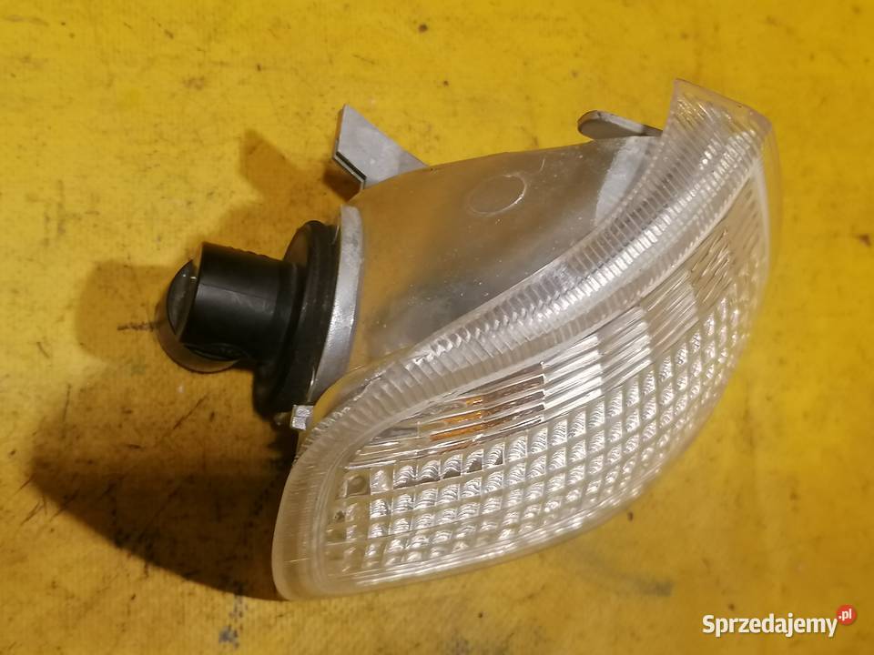 kierunkowskaz prawy nowy Peugeot 405 r8796 Piotrków Trybunalski