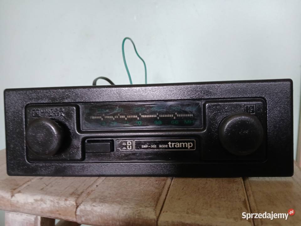Stare radio samochodowe z 1976 roku