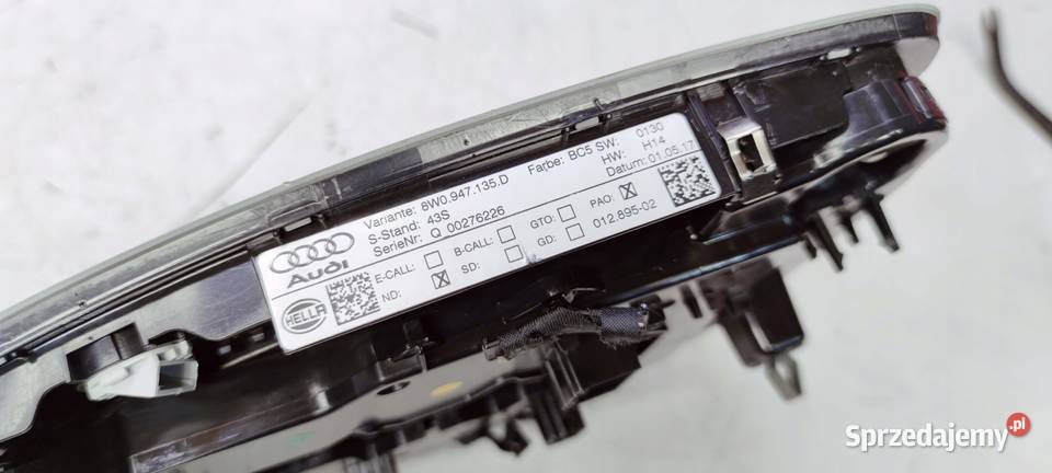 LAMPKA PODSUFITKI AUDI A4 B9 8W0947135D LED BC5 Przystajń