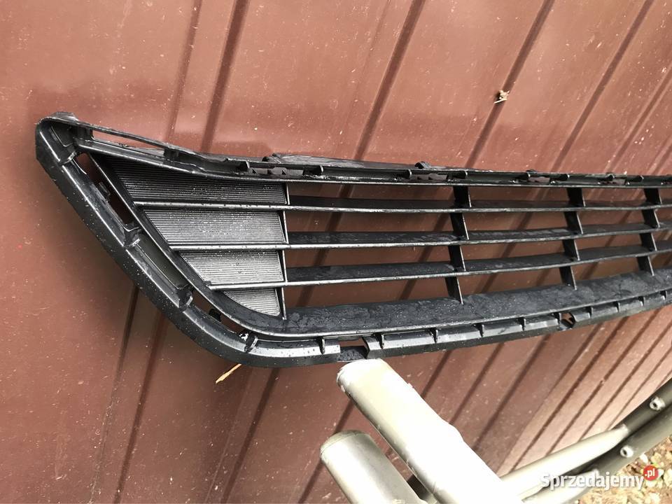 Toyota Avensis T27 lift kratka dolna zderzaka Rzeszów
