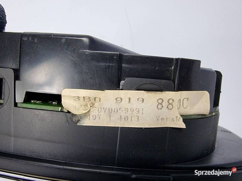LICZNIK ZEGAR VOLKSWAGEN PASSAT B5 3B0919880C osobowe Pozostałe Lipno