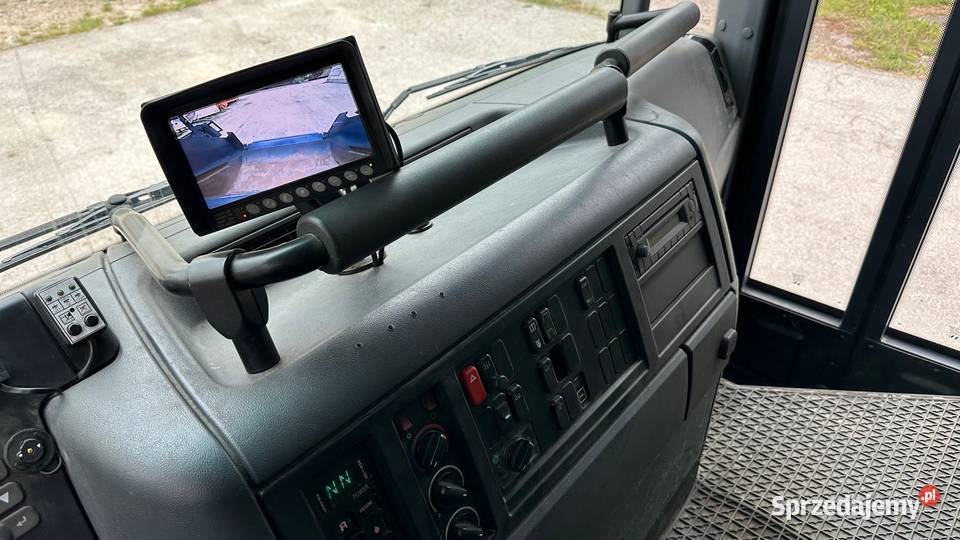 Mercedes Econic śmieciara trzyosiowa NTM 20m3 świętokrzyskie Nowiny