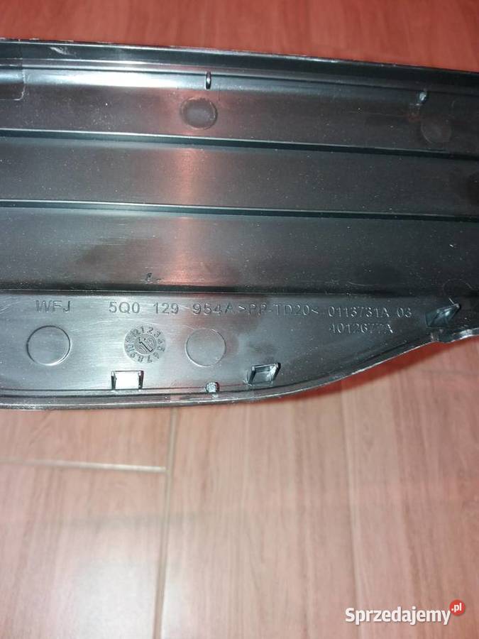 Nakładka wlotu powietrza 5QO 129 954A VW Audi Oleśnica sprzedam